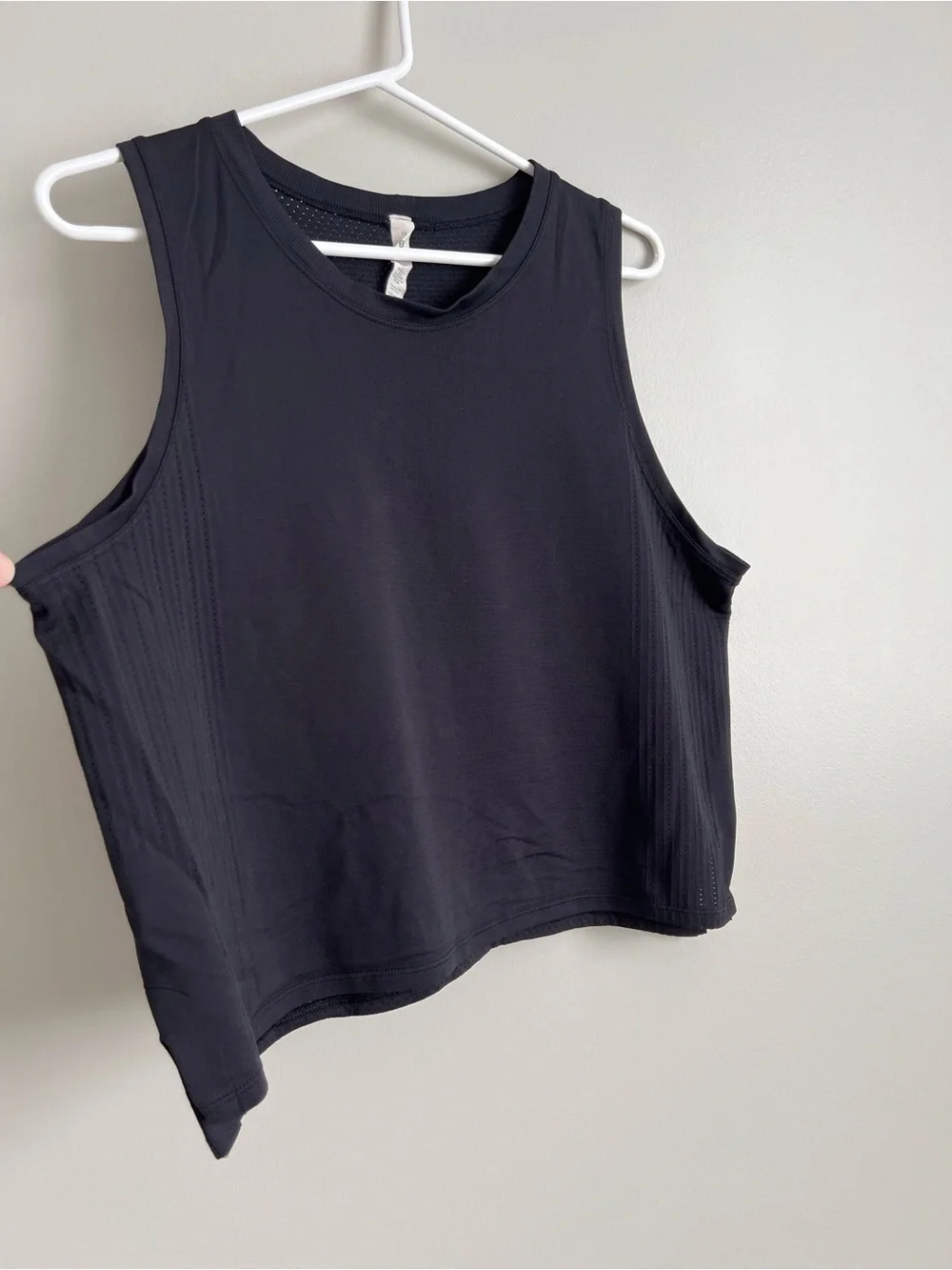 Lululemon Black Train To Be Tank Top Crop Mesh Neutral Workout Running Gym Sz 12 - Picture 4 of 8